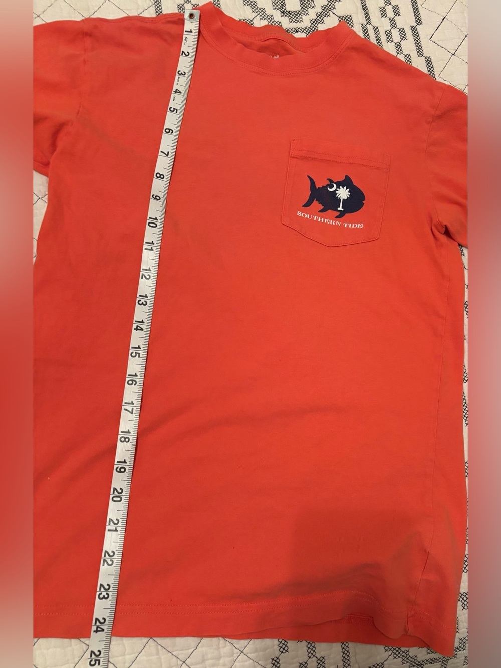 Southern Tide t-shirt South Carolina flag composed of tiny skipjack fish Tee XS - Picture 6 of 6